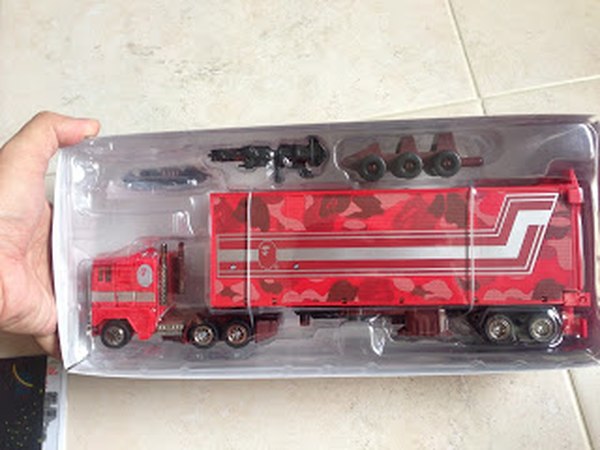 BAPE Red Cammo Convoy Exclusive Optimus Prime Figure Out The Box Image  (9 of 41)